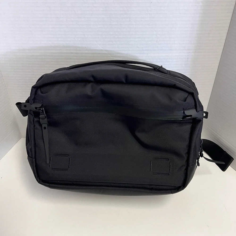 Black Ember Grip Sling 9L